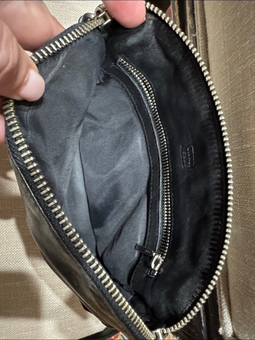 Lisa Jenks Vintage Black Leather Crossbody Bag - Picture 10 of 11